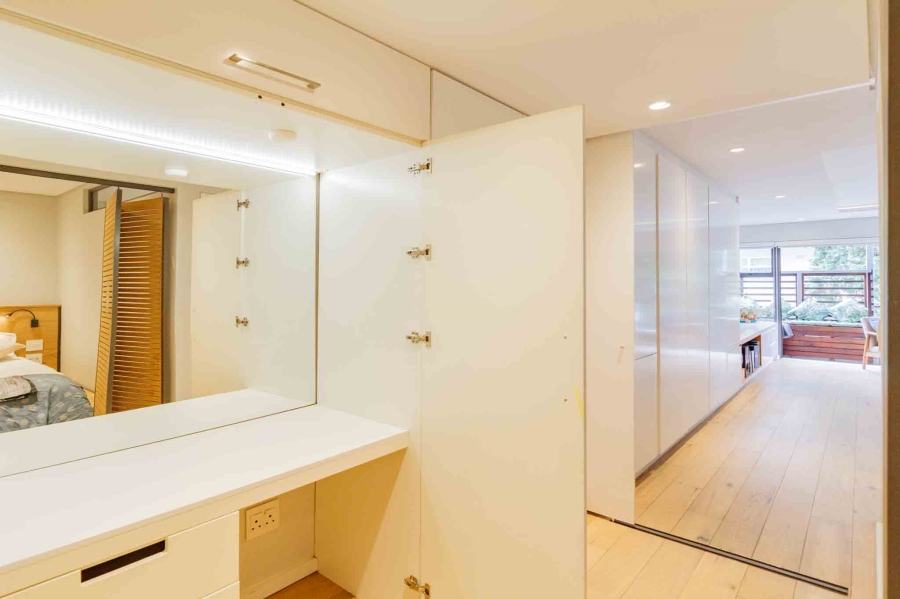 1 Bedroom Property for Sale in Sea Point Western Cape